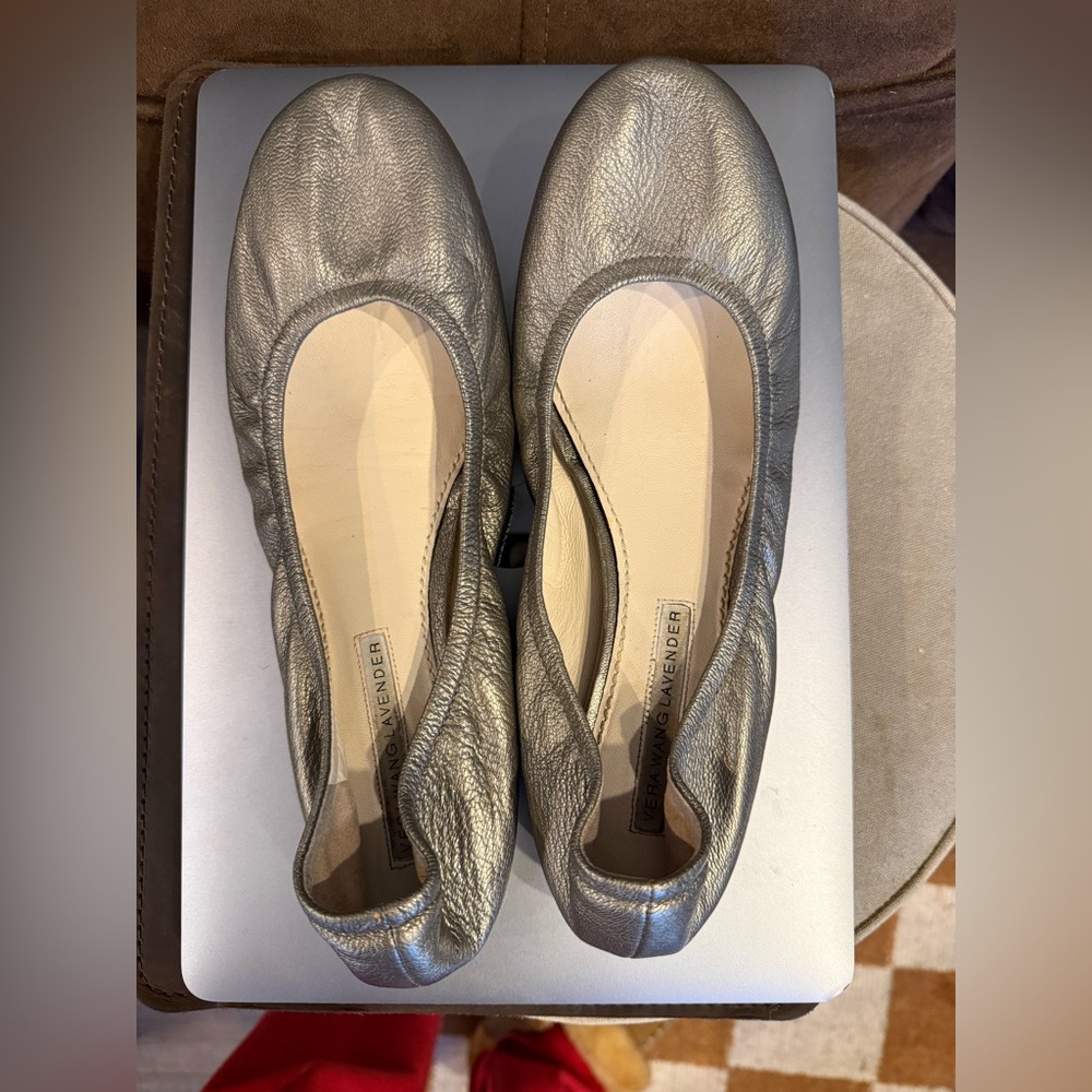 Vera Wang Lavender Flats